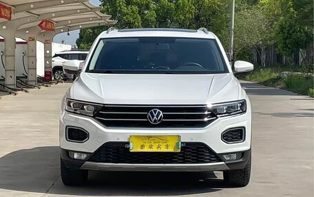Volkswagen T-Roc I, 2023 год, 1 420 000 рублей, 3 фотография