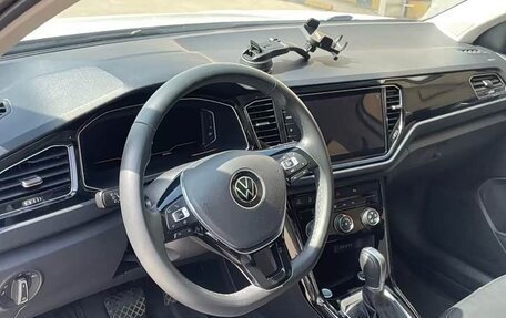 Volkswagen T-Roc I, 2023 год, 1 420 000 рублей, 7 фотография