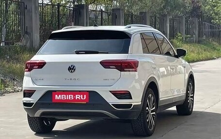 Volkswagen T-Roc I, 2023 год, 1 420 000 рублей, 6 фотография