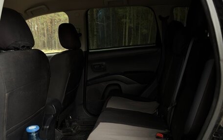 Mitsubishi Outlander III рестайлинг 3, 2010 год, 1 050 000 рублей, 8 фотография