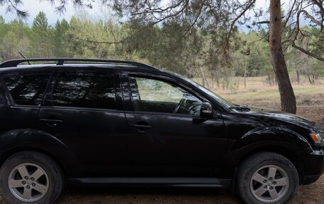 Mitsubishi Outlander III рестайлинг 3, 2010 год, 1 050 000 рублей, 3 фотография