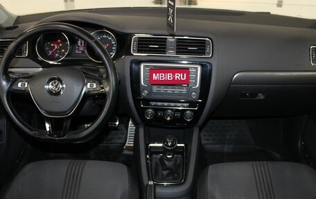 Volkswagen Jetta VI, 2017 год, 1 357 000 рублей, 16 фотография