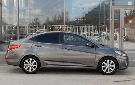 Hyundai Solaris II рестайлинг, 2011 год, 720 000 рублей, 4 фотография