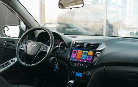Hyundai Solaris II рестайлинг, 2011 год, 720 000 рублей, 10 фотография