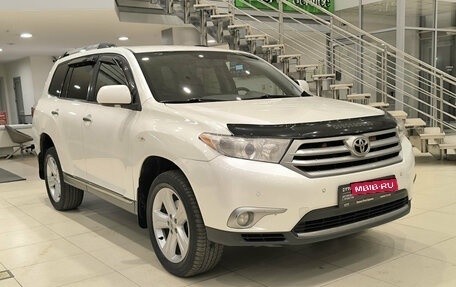 Toyota Highlander III, 2011 год, 1 850 000 рублей, 3 фотография