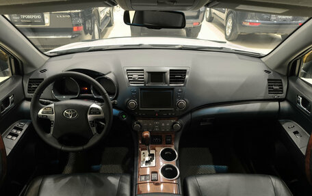 Toyota Highlander III, 2011 год, 1 850 000 рублей, 14 фотография