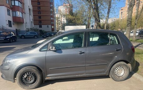 Volkswagen Golf Plus I, 2006 год, 698 000 рублей, 2 фотография