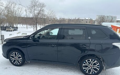 Mitsubishi Outlander III рестайлинг 3, 2012 год, 1 440 000 рублей, 4 фотография