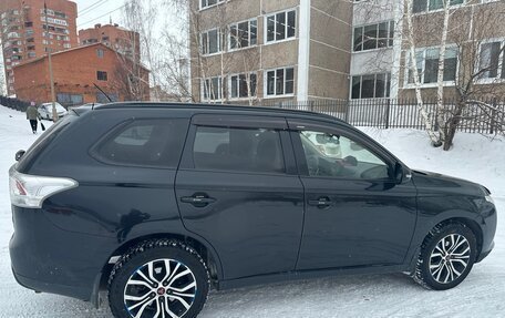 Mitsubishi Outlander III рестайлинг 3, 2012 год, 1 440 000 рублей, 2 фотография
