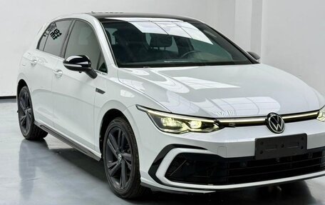 Volkswagen Golf VIII, 2021 год, 2 220 000 рублей, 2 фотография