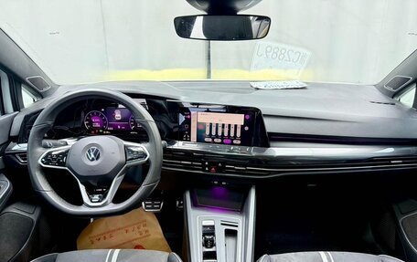 Volkswagen Golf VIII, 2021 год, 2 220 000 рублей, 9 фотография