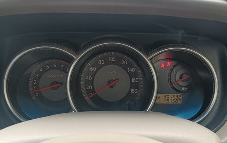 Nissan Tiida, 2005 год, 390 000 рублей, 17 фотография