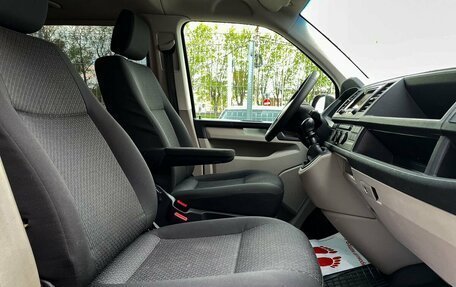 Volkswagen Caravelle T6 рестайлинг, 2015 год, 2 979 000 рублей, 15 фотография