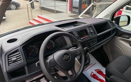 Volkswagen Caravelle T6 рестайлинг, 2015 год, 2 979 000 рублей, 8 фотография