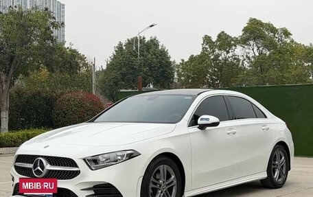 Mercedes-Benz A-Класс, 2022 год, 1 650 000 рублей, 3 фотография