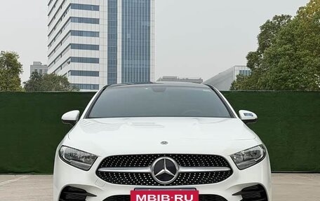 Mercedes-Benz A-Класс, 2022 год, 1 650 000 рублей, 2 фотография