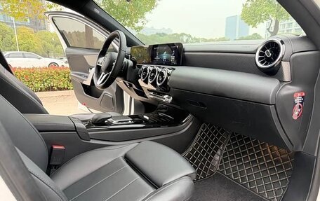 Mercedes-Benz A-Класс, 2022 год, 1 650 000 рублей, 9 фотография