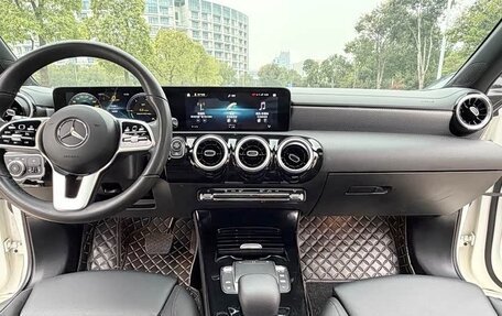 Mercedes-Benz A-Класс, 2022 год, 1 650 000 рублей, 8 фотография