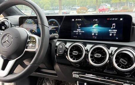 Mercedes-Benz A-Класс, 2022 год, 1 650 000 рублей, 12 фотография