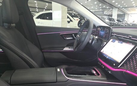 Mercedes-Benz E-Класс, 2024 год, 6 000 000 рублей, 12 фотография