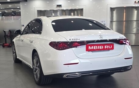 Mercedes-Benz E-Класс, 2024 год, 6 000 000 рублей, 5 фотография