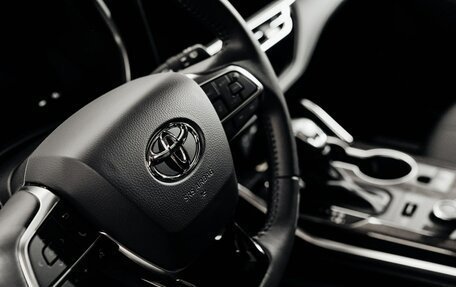 Toyota Highlander, 2026 год, 5 690 000 рублей, 29 фотография