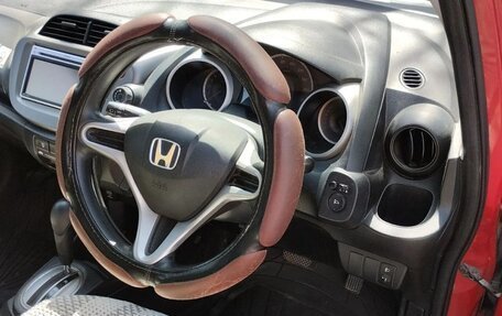 Honda Fit III, 2010 год, 750 000 рублей, 3 фотография
