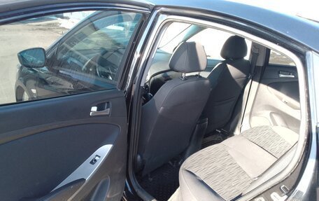 Hyundai Solaris II рестайлинг, 2015 год, 970 000 рублей, 11 фотография