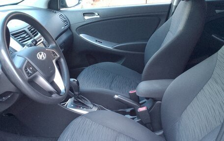 Hyundai Solaris II рестайлинг, 2015 год, 970 000 рублей, 16 фотография