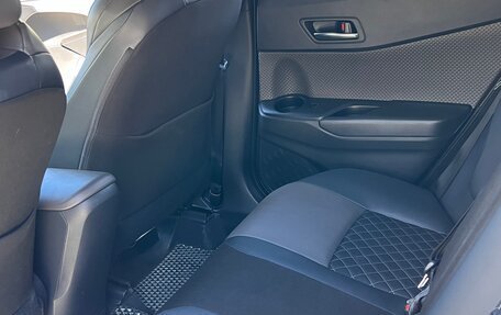 Toyota C-HR I рестайлинг, 2020 год, 2 200 000 рублей, 7 фотография