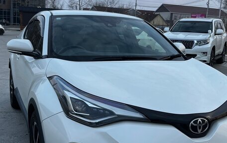 Toyota C-HR I рестайлинг, 2020 год, 2 200 000 рублей, 18 фотография
