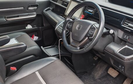 Honda Stepwgn IV, 2016 год, 1 780 000 рублей, 11 фотография