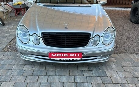 Mercedes-Benz E-Класс, 2003 год, 750 000 рублей, 3 фотография