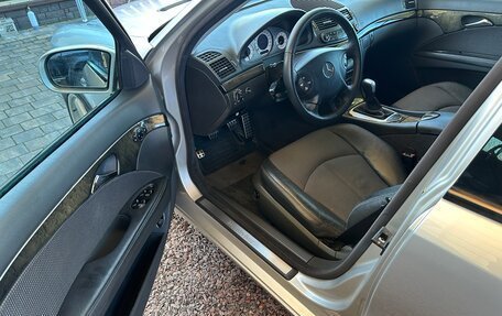 Mercedes-Benz E-Класс, 2003 год, 750 000 рублей, 9 фотография
