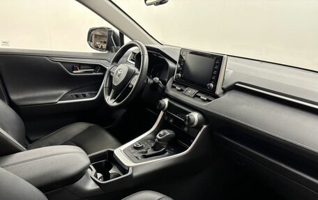 Toyota RAV4, 2020 год, 4 048 000 рублей, 12 фотография