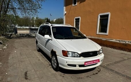 Toyota Ipsum II, 1998 год, 330 000 рублей, 1 фотография