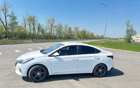 Hyundai Solaris II рестайлинг, 2021 год, 1 750 000 рублей, 1 фотография