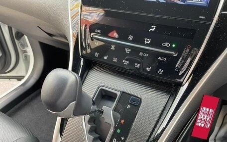 Toyota Harrier, 2019 год, 2 110 333 рублей, 24 фотография