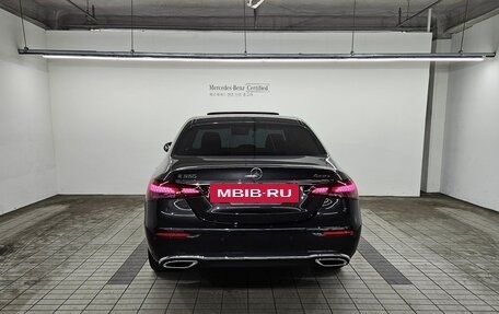 Mercedes-Benz E-Класс, 2023 год, 5 900 000 рублей, 5 фотография