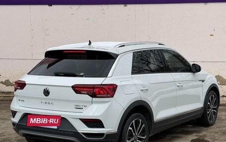 Volkswagen T-Roc I, 2022 год, 1 430 000 рублей, 3 фотография