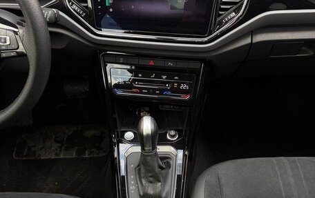 Volkswagen T-Roc I, 2022 год, 1 430 000 рублей, 10 фотография