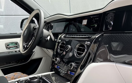Rolls-Royce Cullinan, 2026 год, 68 500 000 рублей, 20 фотография