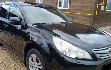 Subaru Outback IV рестайлинг, 2010 год, 1 600 000 рублей, 27 фотография