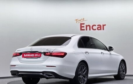 Mercedes-Benz E-Класс, 2023 год, 5 740 000 рублей, 2 фотография