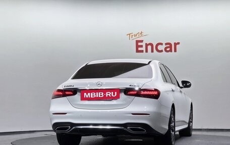 Mercedes-Benz E-Класс, 2023 год, 5 740 000 рублей, 4 фотография