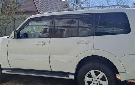 Mitsubishi Pajero IV, 2011 год, 1 850 000 рублей, 2 фотография