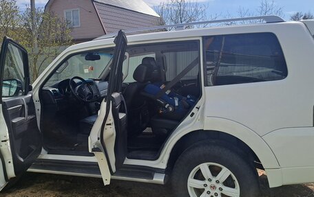 Mitsubishi Pajero IV, 2011 год, 1 850 000 рублей, 3 фотография