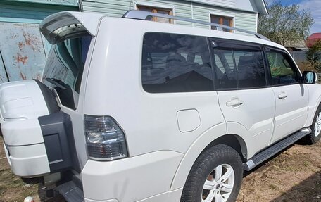 Mitsubishi Pajero IV, 2011 год, 1 850 000 рублей, 4 фотография