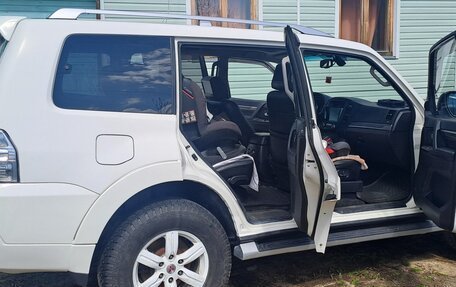 Mitsubishi Pajero IV, 2011 год, 1 850 000 рублей, 7 фотография