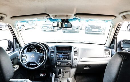 Mitsubishi Pajero IV, 2013 год, 2 240 000 рублей, 8 фотография